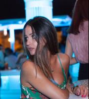 Καλοκαιρινή απόδραση στην ταράτσα του Yacht club