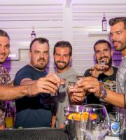 Yacht Club: Η απόλυτη rooftop διασκέδαση.