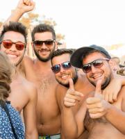 Βούλιαξε το Yasu Beach Bar στο 2ο "άχαστο" πάρτι του Chris Papa.