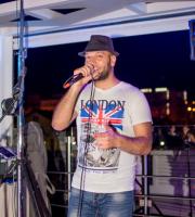 Ξέφρενο χορευτικό πάρτι με Mr. Bachata στο Yacht Club.