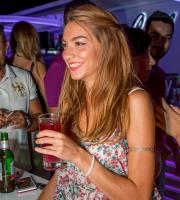 Όμορφες είναι οι Αυγουστιάτικες νύχτες στο Yacht Club.