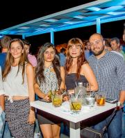 Ο άπαιχτος DJ Tsisma στα decks του Yacht Club.