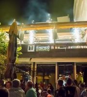 Το Κυβερνείο Cafe Bar έκλεισε τα δύο χρόνια λειτουργίας του με ένα πάρτι φωτιά.