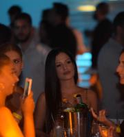Yacht club: Αξέχαστες στιγμές στο closing party με τον Enoo Napa!
