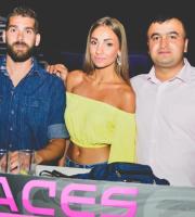 "Φωτιά" έβαλε ο Κωνσταντίνος Κουφός στο Club Faces, στις Φέρες