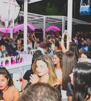 "Φωτιά" έβαλε ο Κωνσταντίνος Κουφός στο Club Faces, στις Φέρες