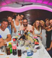 "Φωτιά" έβαλε ο Κωνσταντίνος Κουφός στο Club Faces, στις Φέρες