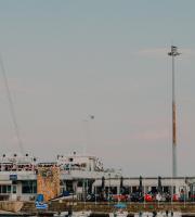 DJeff Afrozila και DaMike στην ταράτσα του Yacht club, στο λιμάνι