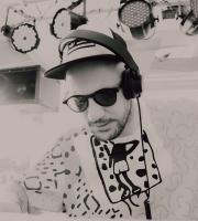 DJeff Afrozila και DaMike στην ταράτσα του Yacht club, στο λιμάνι