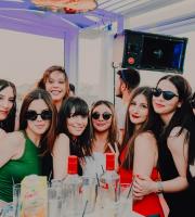 DJeff Afrozila και DaMike στην ταράτσα του Yacht club, στο λιμάνι