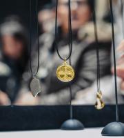 «Apostolos Jewellery»: φωτορεπορτάζ από τα εγκαίνια του νέου κοσμηματοπωλείου