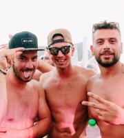 Τριανταφύλλου και Εchonomist στο super καλοκαιρινό πάρτυ του YaSu, στην Αγία Παρασκευή