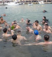 Θεοφάνεια: Αγιάστηκαν τα νερά στο λιμάνι της Αλεξανδρούπολης (video & φωτο)