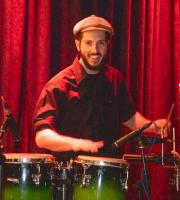 Η Evita μοίρασε... καρδούλες του Αγίου Βαλεντίνου, στο SoHo Absolutely Fabulous