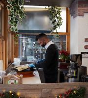 Το "Χωριό 1939" άνοιξε και φάγαμε στα εγκαίνιά του τα καλά, καλύτερα!