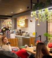 Το νέο cafe "De-tox" άνοιξε και μας "μάγεψε" με το χαρμάνι του καφέ του!