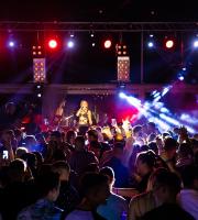 Μας "μάγεψε" η Κατερίνα Λιόλιου στο Yacht Club - Δείτε video και φωτος