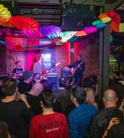 Τα "Μωρά στη Φωτιά" έβαλαν "φωτιά" στην μουσική σκηνή του Κυβερνείου