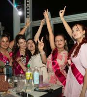 Μια βραδιά γεμάτη λάμψη στο Closing Party του ΝΟΑ rooftop!