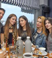 Ένας χαμός στο 'Groovy Parade Sunday'  στο ΝΟΑ cafe - bar.