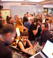 Με άκρως ανεβασμένη διάθεση το 'Music Session' στο Ν.Ο.Α. cafe - bar.