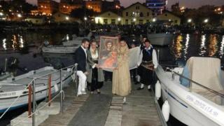 Η δια θαλάσσης έλευση της εικόνας της Παναγίας Τριφώτισσας στο λιμάνι Αλεξ/πολης.