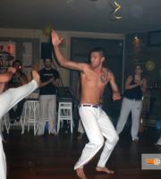 Δυνατό Capoeira show την Κυριακή στο NOTOS stage.