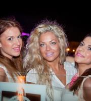 Yacht club: Παρασκευή βράδυ στην ταράτσα της διασκέδασης!