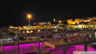 Άνοιξε το υπέροχο Yacht Club πάνω από το Ν.Ο.Α. στο λιμάνι!