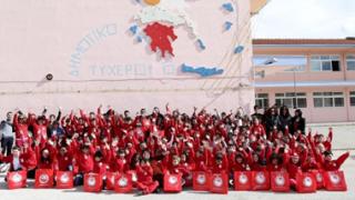 Δώρα και χαρά μοίρασε η ΠΑΕ Ολυμπιακός στον Έβρο (video).