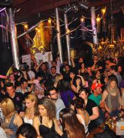 Super closing party στο Prive με φόντο το...Reina - Οι φίλοι.