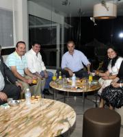 Πλήθος κόσμου στα εγκαίνια του "Delfini cafe - bar", μέρος 1ο.