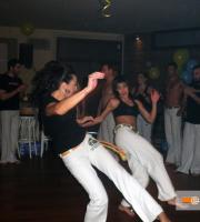 Δυνατό Capoeira show την Κυριακή στο NOTOS stage.