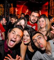 Άνοιξε την Παρασκευή το ανανεωμένο Prive club και έγινε... χαμός.