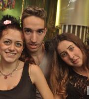 Τρελό 'Vintage' μασκέ πάρτι την Παρασκευή στο Prive club.