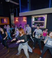 Απογευματινό 'Zumba fitness' party την Κυριακή στο Βαρελάδικο.