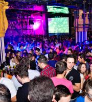 Το αδιαχώρητο στο μεγάλο opening του Prive club την Παρασκευή.