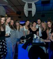 Ο απόλυτος χαμός στο opening του 'Reina summer club'.