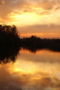 Arda nehrinde, güneş batısı.