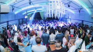 Reina summer clubbing: χαμός στο 'Big Bang VIP party'.