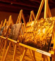 "Εικόνες από Μετάξι": Εγκαίνια της έκθεσης φωτογραφίας στο Μουσείο Μετάξης