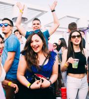 Φωτογραφίες από το set του Culoe de Song στο Yacht club, στην Αλεξανδρούπολη