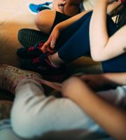 Φωτορεπορτάζ από την παράσταση «Η Αλίκη στη χώρα των θαυμάτων» στη βιβλιοθήκης της Αλεξανδρούπολης