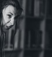 Φωτορεπορτάζ από την παράσταση «Η Αλίκη στη χώρα των θαυμάτων» στη βιβλιοθήκης της Αλεξανδρούπολης