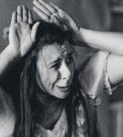 Φωτορεπορτάζ από την παράσταση «Η Αλίκη στη χώρα των θαυμάτων» στη βιβλιοθήκης της Αλεξανδρούπολης