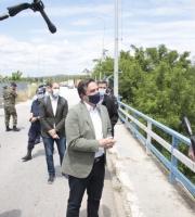 Ο αντιπρόεδρος της Ευρωπαϊκής Επιτροπής, Μαργαρίτης Σχοινάς στα σύνορα του Έβρου. 