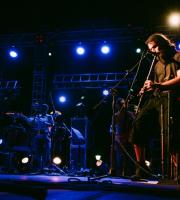 Ο Γιάννης Χαρούλης στην πρώτη μέρα του «FUNari Summer Festival» στο Φανάρι