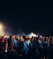 Ο Γιάννης Χαρούλης στην πρώτη μέρα του «FUNari Summer Festival» στο Φανάρι