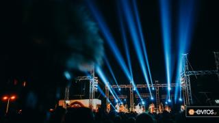 Ο Γιάννης Χαρούλης στην πρώτη μέρα του «FUNari Summer Festival» στο Φανάρι