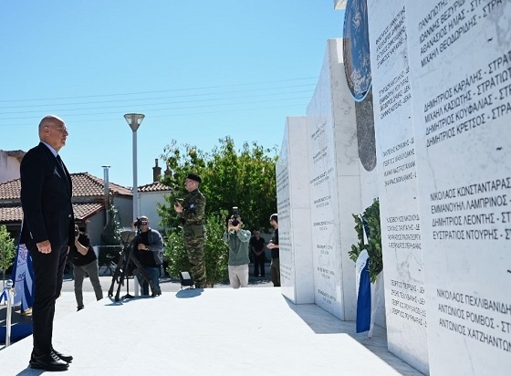 Ο Υπουργός Εθνικής Άμυνας στα αποκαλυπτήρια μνημείου για την Ταξιαρχία Ρίμινι.